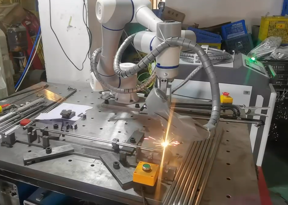 越疆協作機器人通用實訓臺,DOBOT 通用實訓臺,機器人教育實訓臺,機器人職業院校和企業培訓-5個典型案例告訴你，為何協作機器人越來越受到金屬加工業青睞