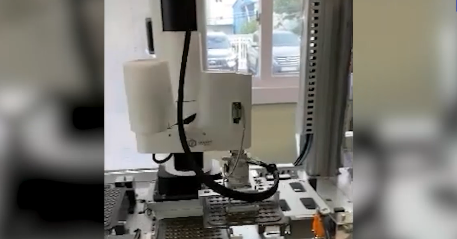 越疆機器人,越疆機器人應用案例,焊接機器人,裝配機器人,越疆協作機器人、手機振動馬達自動裝配產線