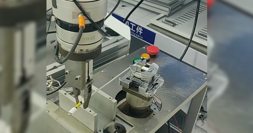 越疆機器人,越疆機器人應用案例,焊接機器人,裝配機器人,越疆協作機器人、數據線繞線