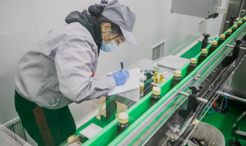越疆科技,越疆,越疆機器人,越疆官網,dobot,協作機器人,越疆協作機器人,協作機械臂,協作機械手,自動化機械臂,協作機器人品牌,協作機器人制造商,協作機器人研發,具身智能機器人,協作機器人,化工行業應用,自動化升級,靜電吸附貼膜,注塑機成品貼標,上膠機上下料,提質增效,減少傷害,貼標測量,智能交互式,視覺檢測,搬運、精確可靠
