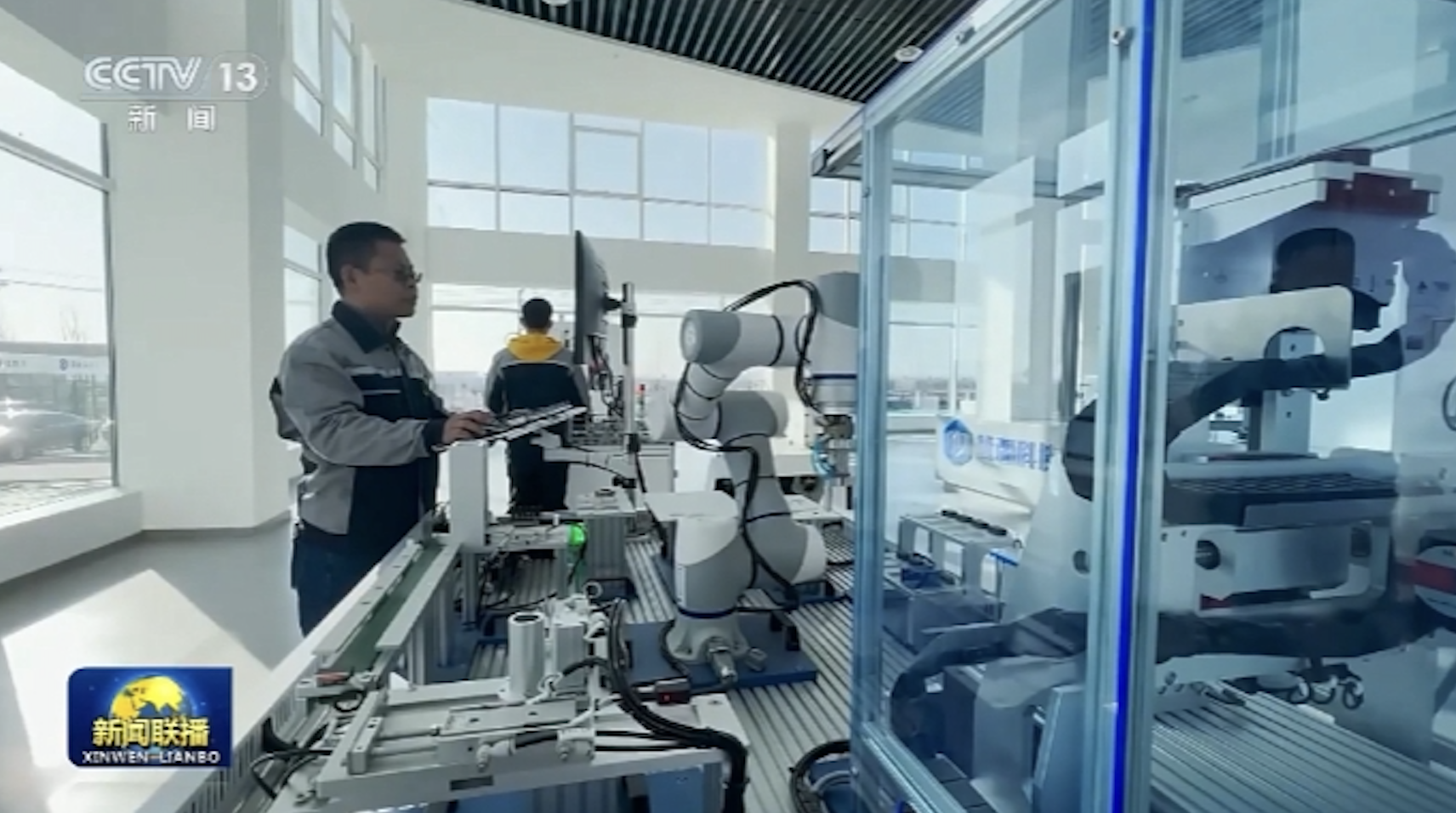 -越疆協作機器人再登央視新聞聯播，為新型工業化發展注入強勁動力